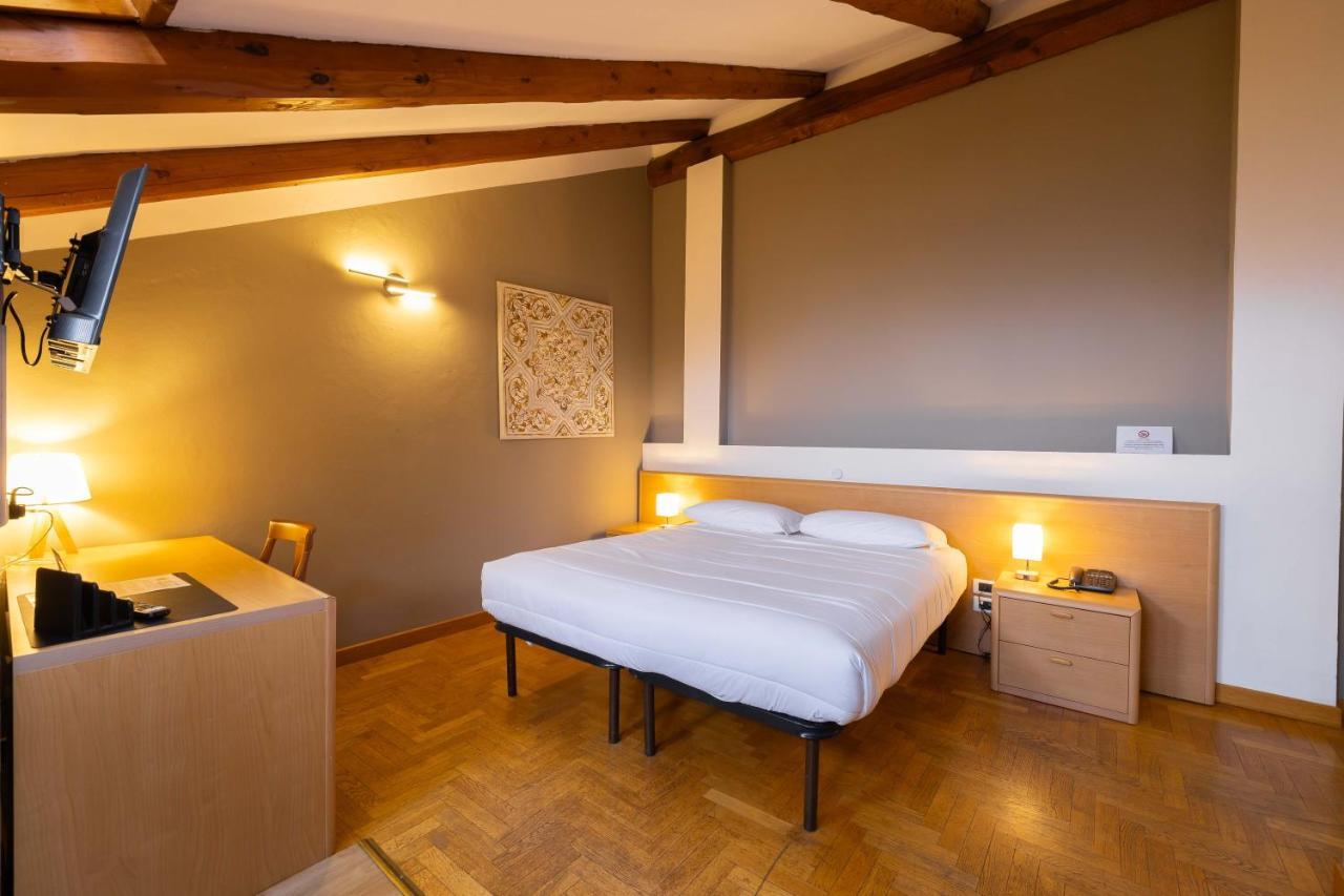 Hotel La Ferte Asti Zewnętrze zdjęcie