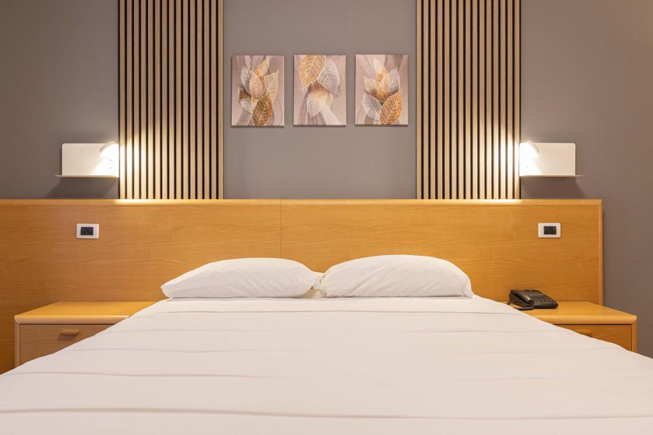 Hotel La Ferte Asti Zewnętrze zdjęcie