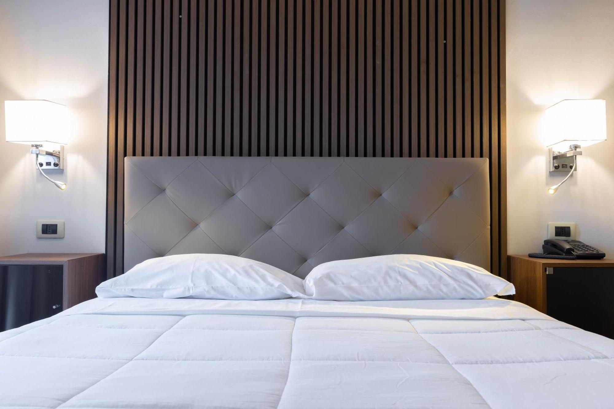 Hotel La Ferte Asti Zewnętrze zdjęcie